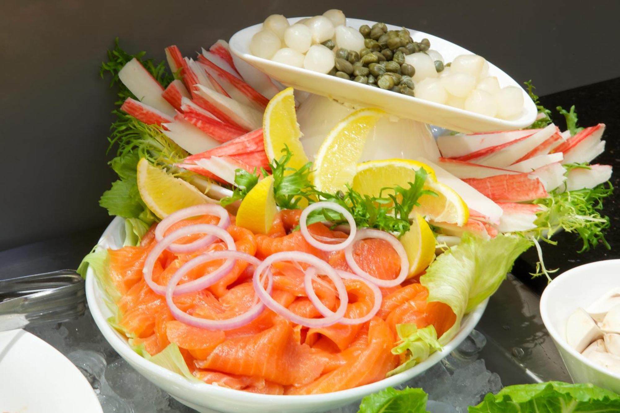 Sunday Fujairah Bay Formerly Concorde Hotel Fudżajra Zewnętrze zdjęcie Seafood salad