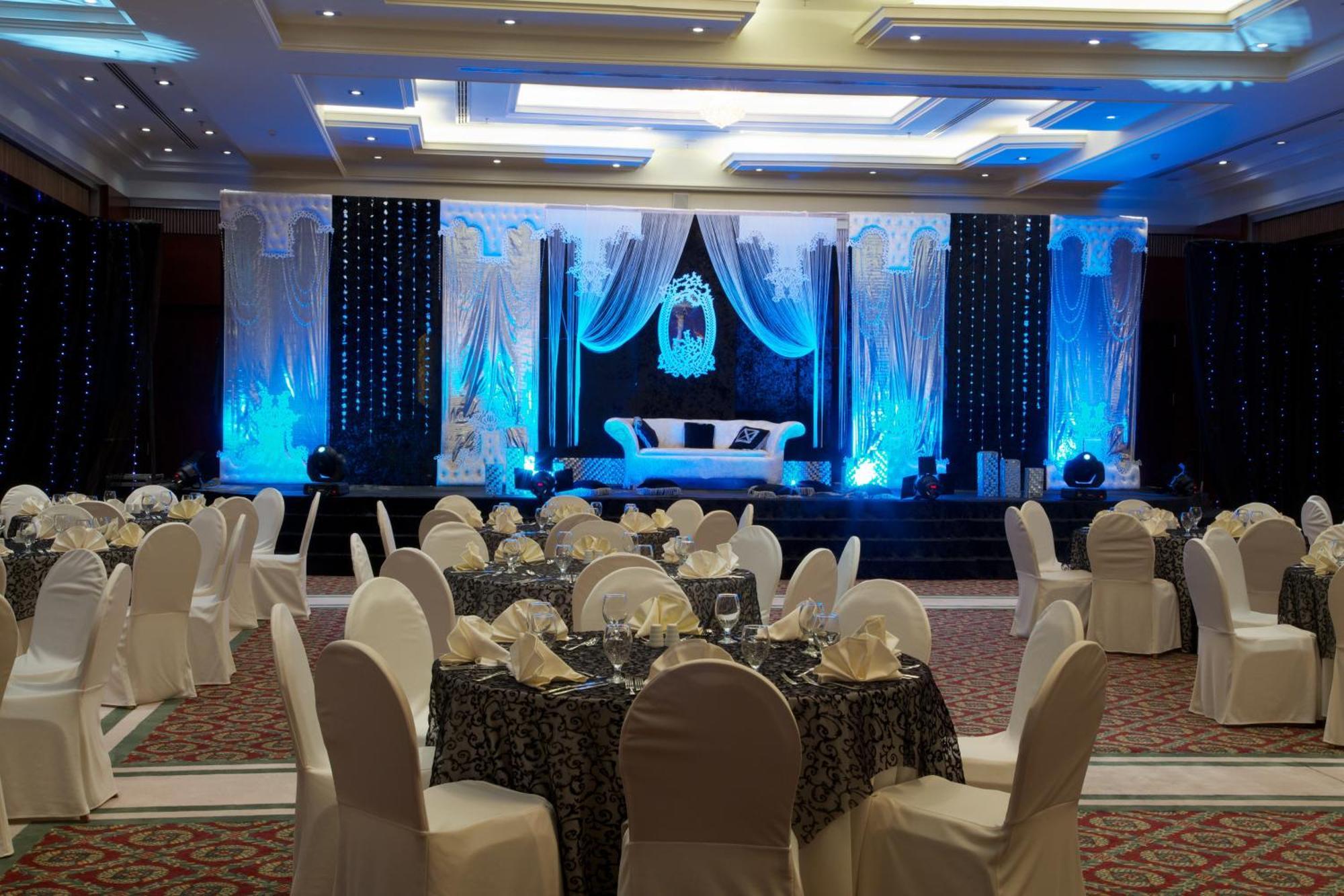 Sunday Fujairah Bay Formerly Concorde Hotel Fudżajra Zewnętrze zdjęcie A wedding reception at the Grand Ballroom