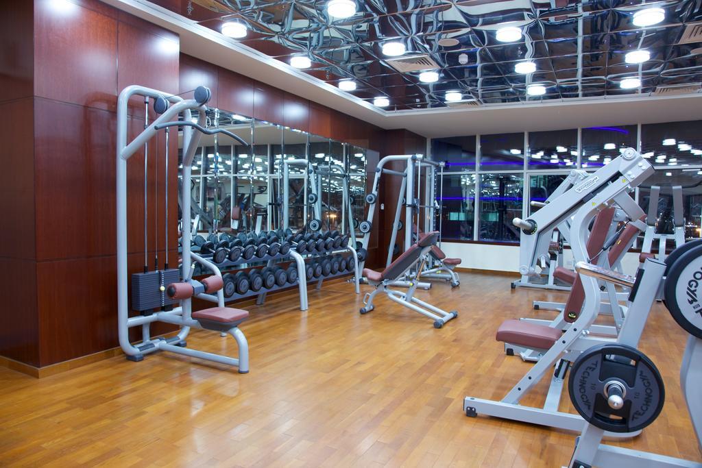 Sunday Fujairah Bay Formerly Concorde Hotel Fudżajra Udogodnienia zdjęcie A gym in Dubai